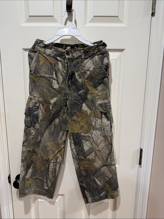 Outfitters Ridge Other - Boys  Camouflage Cargo Pants Realtree 10/12 large